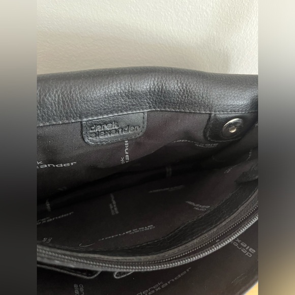 Derek Alexander Bristol medium crossbody in black leather - Picture 8 of 13